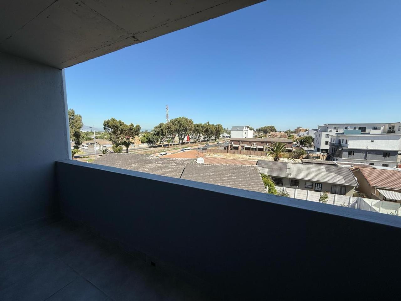 Apartment 28 On Orion
